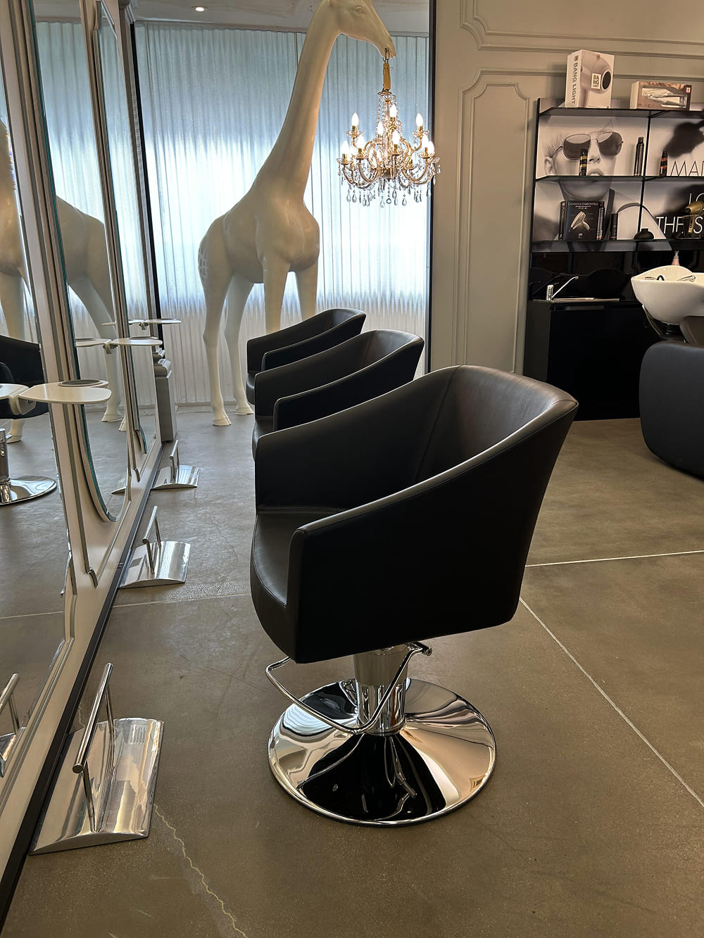 Парикмахерское кресло GALA BLACK RONDE