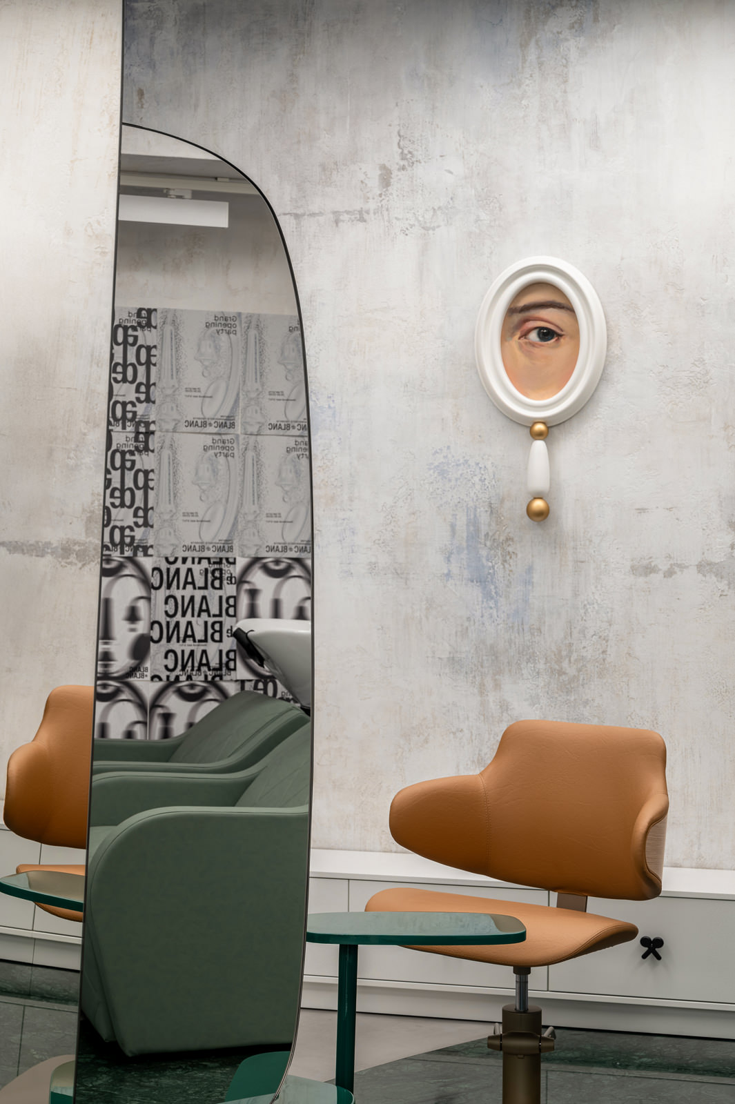 Рыжее парикмахерское кресло Maletti GREEN HUG