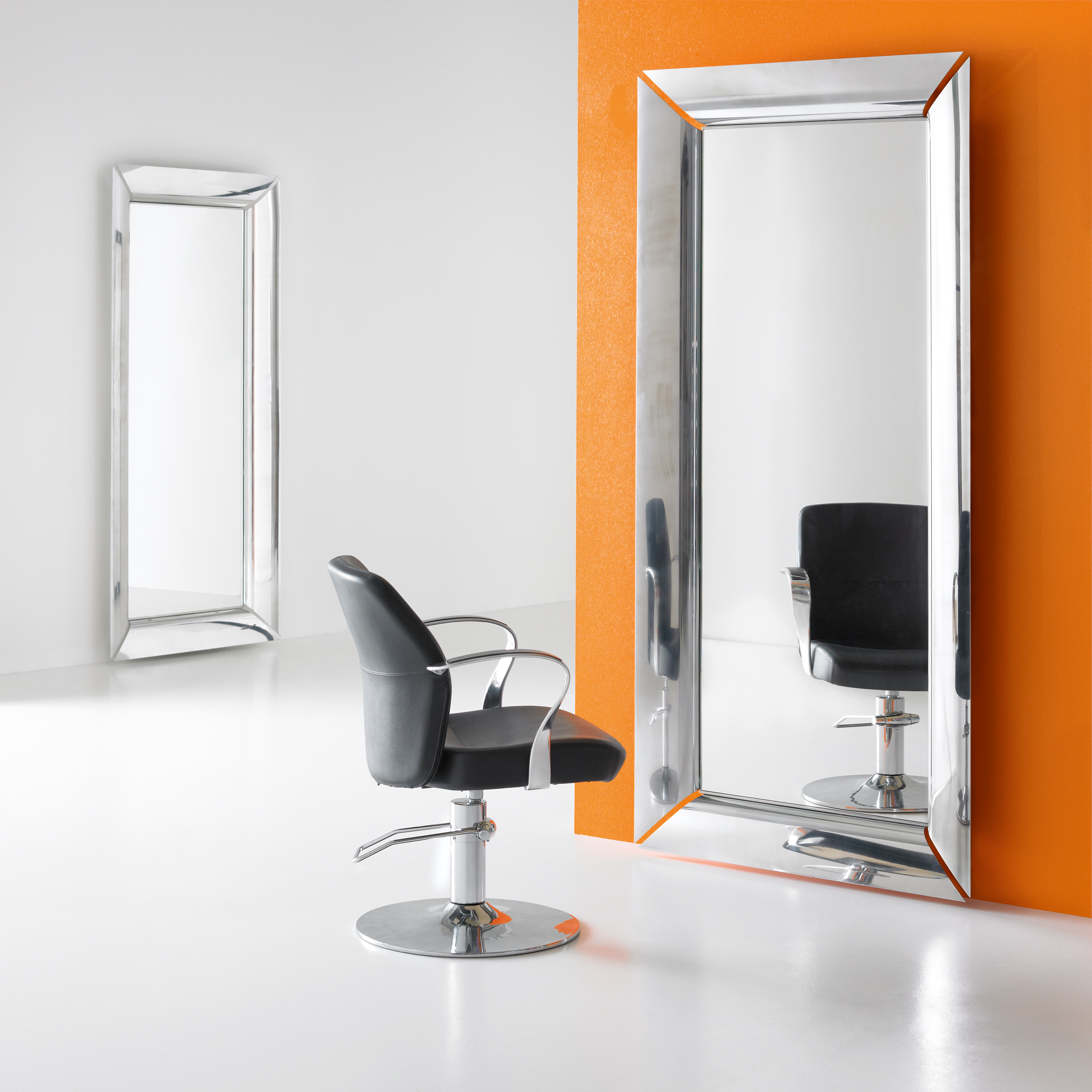 Зеркало настенное TREVI Silver
