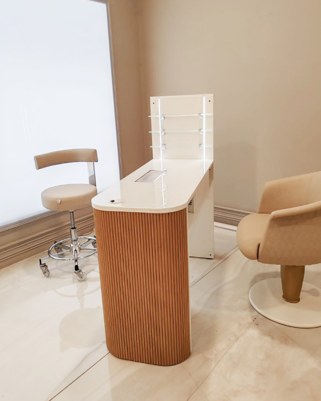 Маникюрный стол NARCISO