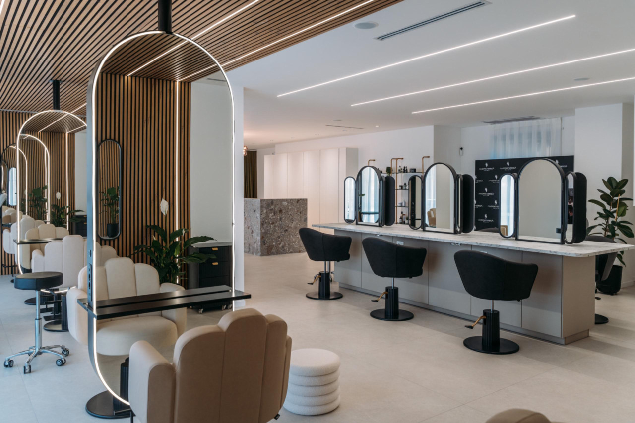 Наличие оборудования и мебели в Москве