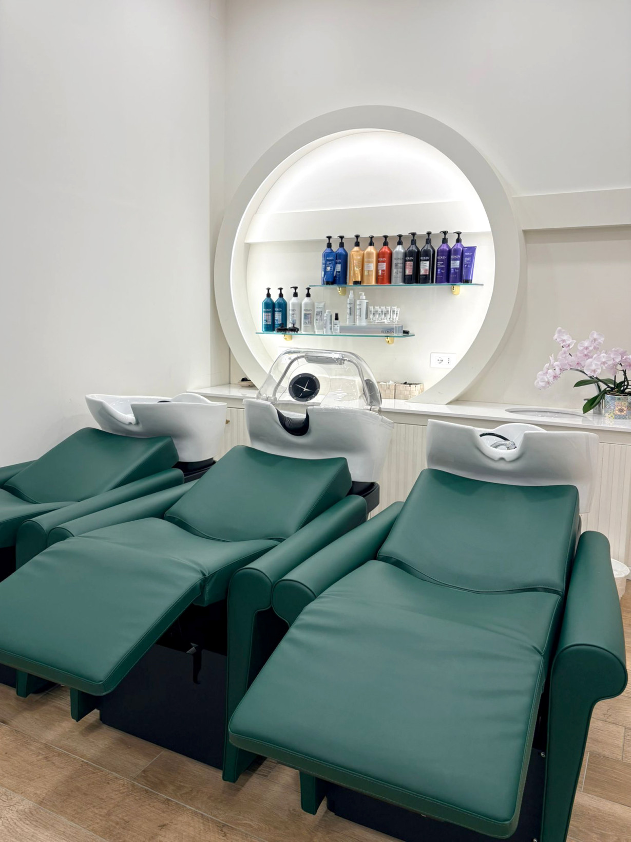 Лежачая мойка для ухода за волосами LORD NELSON Maletti