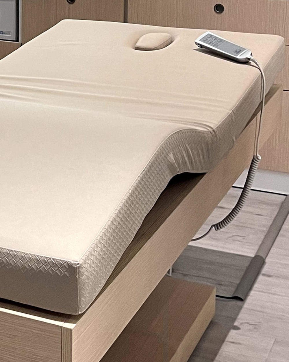Кушетка косметологическая ABUDHABI LIGHT OAK