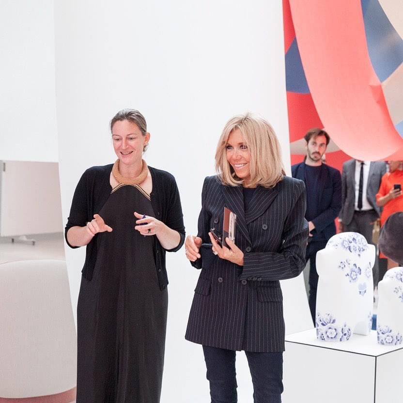 Выставка Paris Design Week 2021. Выставочный павильон Maison Dada. Визит Бриджит Макрон, первой леди Франции.
